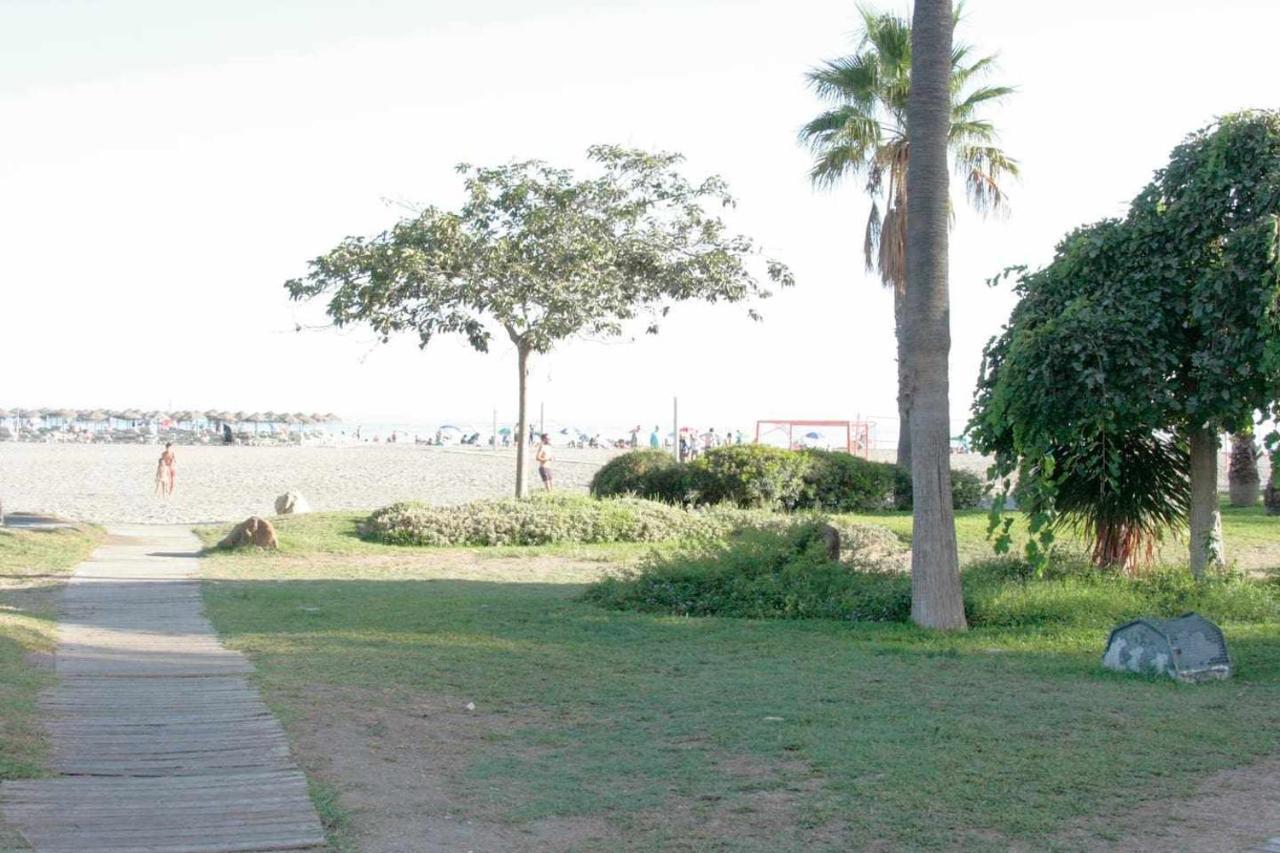 Pool And Beach In Benalmadena Bagian luar foto